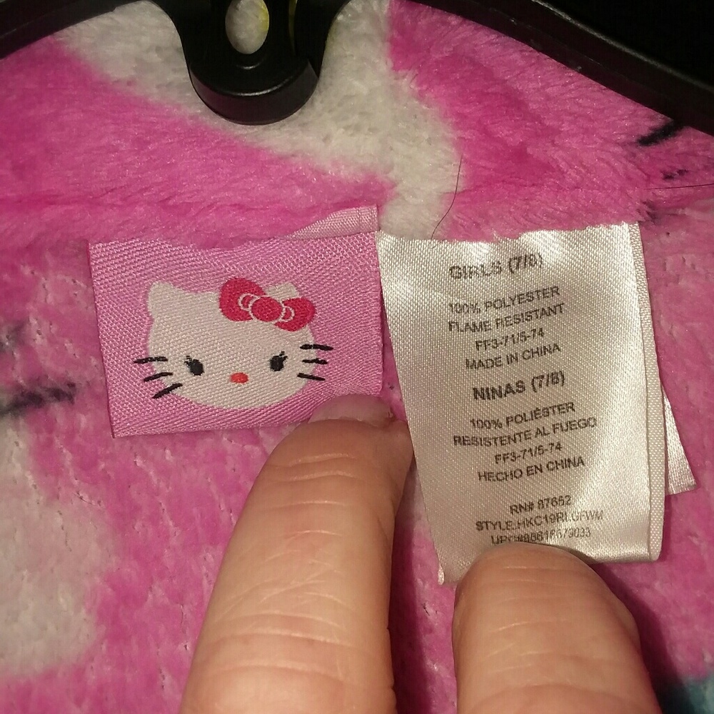 Hello Kitty Fleece Robe - Picture 6 of 6